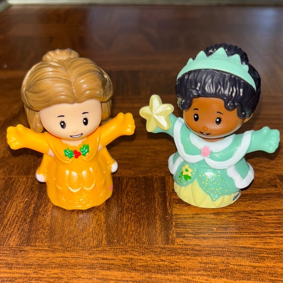 Little People Other - Fisher Price Little People Tiana and Belle - winter versions
